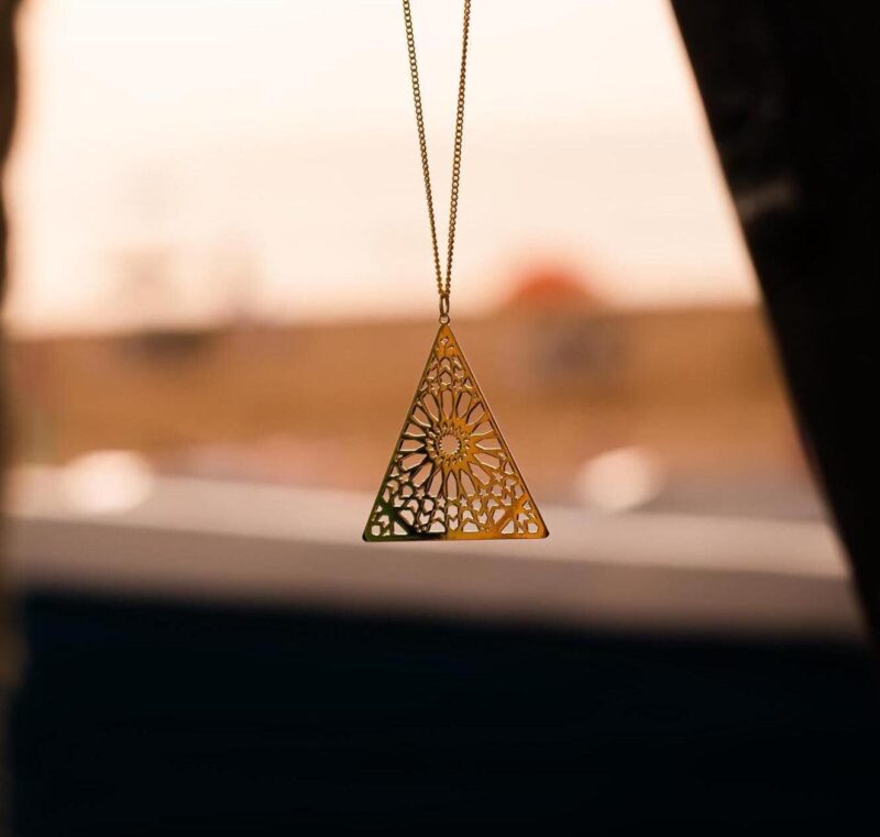 Collier Nour doré à l'or fin 24 carats – Design bohème oriental fin et élégant (45 cm) – Image 6